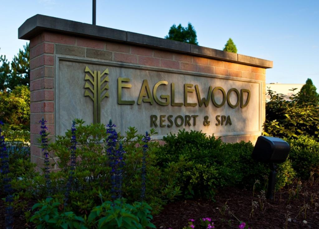 Eaglewood Resort & Spa Itasca Bagian luar foto